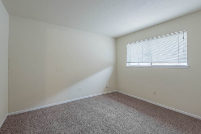 Building Photo - 16111 ASPENGLEN DR #206 - Beautiful 2 Bedroom, 2 Bath with Pool View!