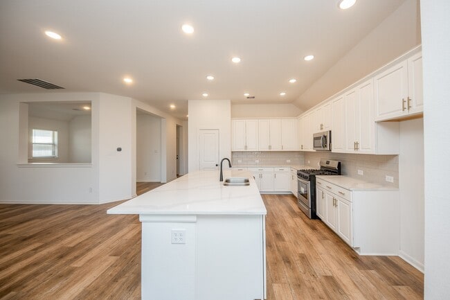 Building Photo - 42514 Summer Crst Rd