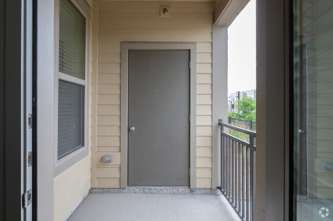 1BR, 1BA - 796SF - Cortland Broomfield