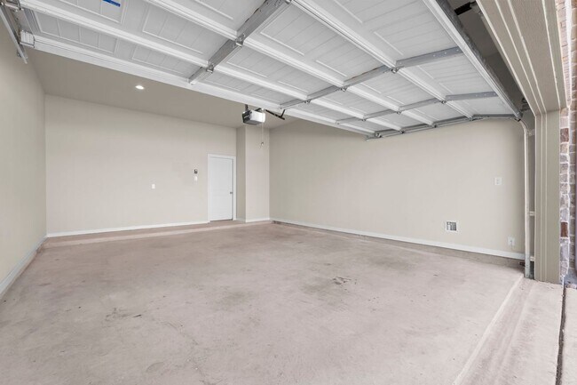 Building Photo - 308 N Spotted Fern Dr
