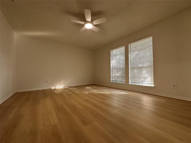 Building Photo - 306 Towne House Ln