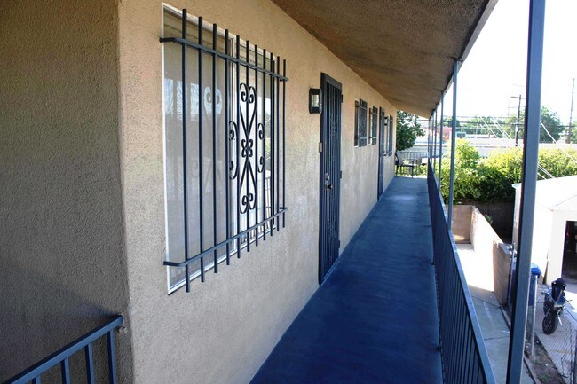 Building Photo - 1841 S Curson Ave