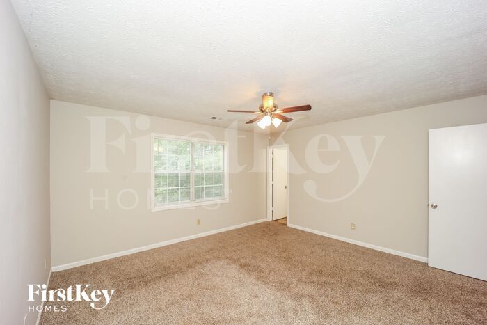 Building Photo - 2097 Phillips Rd
