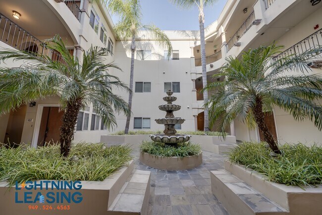 Building Photo - 10641 Woodbridge St