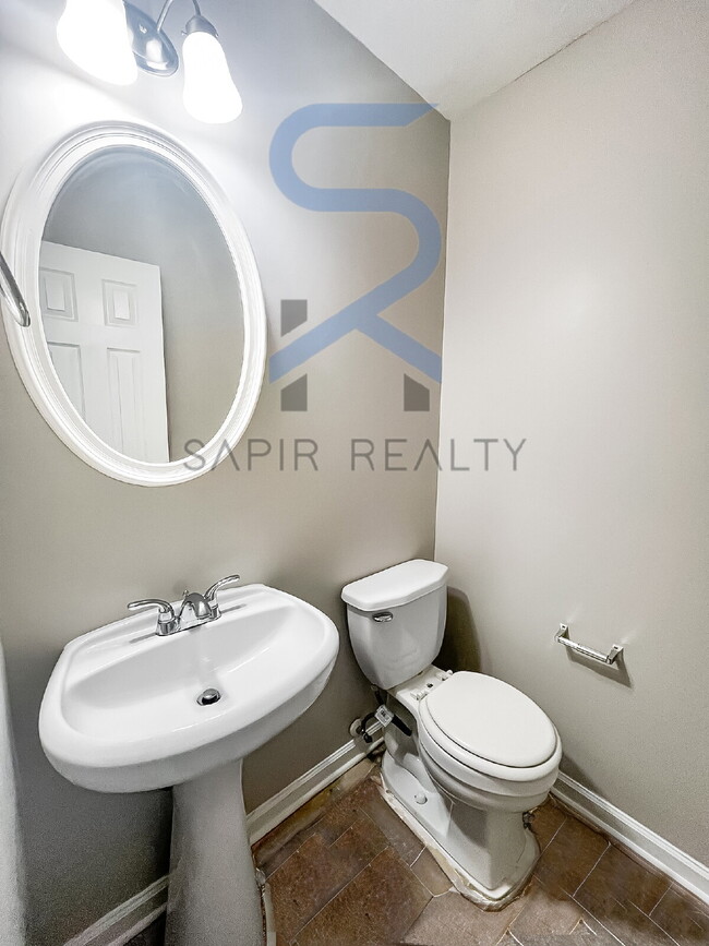 Building Photo - Move in before November 15th and choose yo...