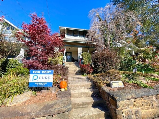 Building Photo - 114 Hillside St