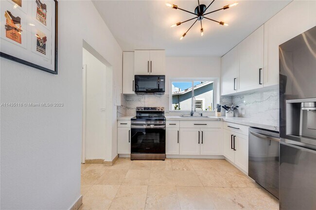 Building Photo - 4820 N Miami Ave