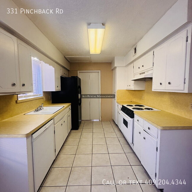 Building Photo - 331 Pinchback Rd