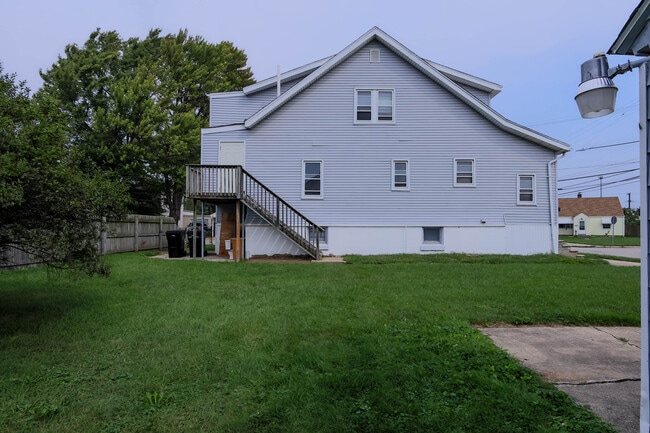 Building Photo - 29447 Kelly Rd