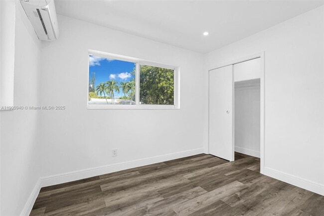 Building Photo - 2212 Roosevelt St