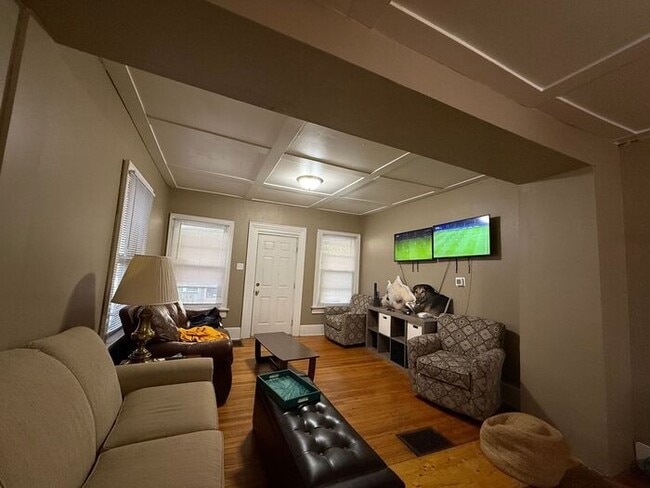 Building Photo - $2,850 | 5 Bedroom, 2 Bathroom House | NO PETS | Available for August 1st, 2026 Move In!