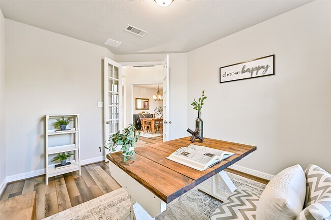 Building Photo - 3103 Flora Manor Dr