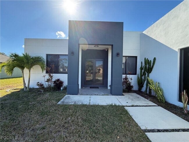 Building Photo - 2716 NW 22nd St