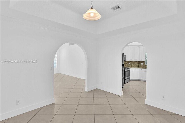 Building Photo - 5650 NW 40th Terrace