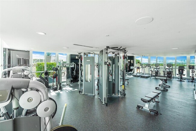 Building Photo - 540 West Ave