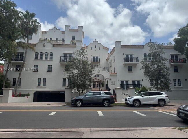 Building Photo - 323 Navarre Ave