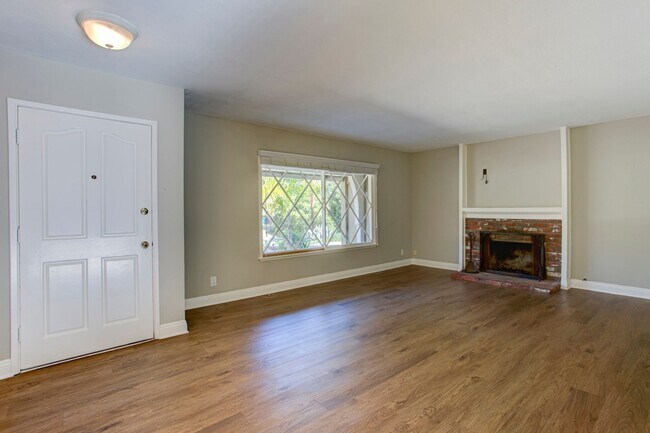 Building Photo - 1347 Sage Hill Rd