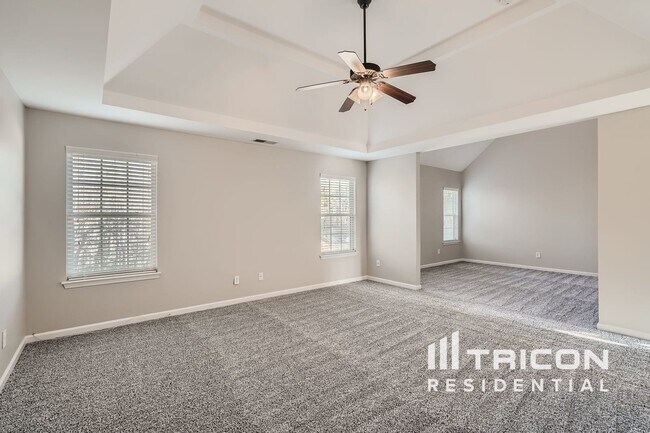 Building Photo - 301 Arbor Pl