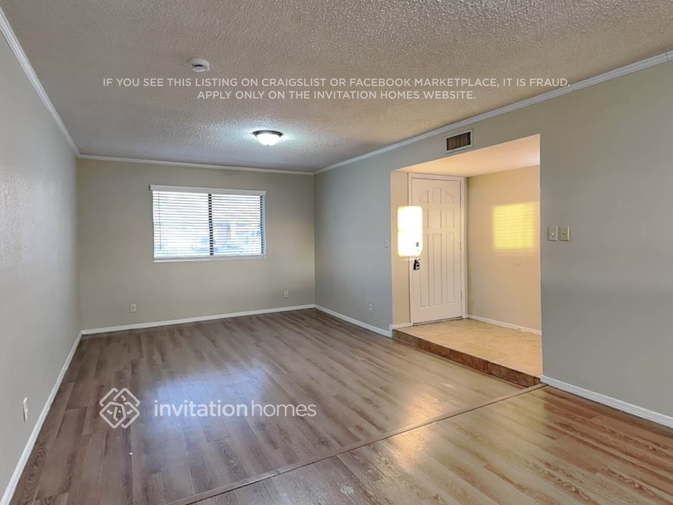 Building Photo - 336 S Travis