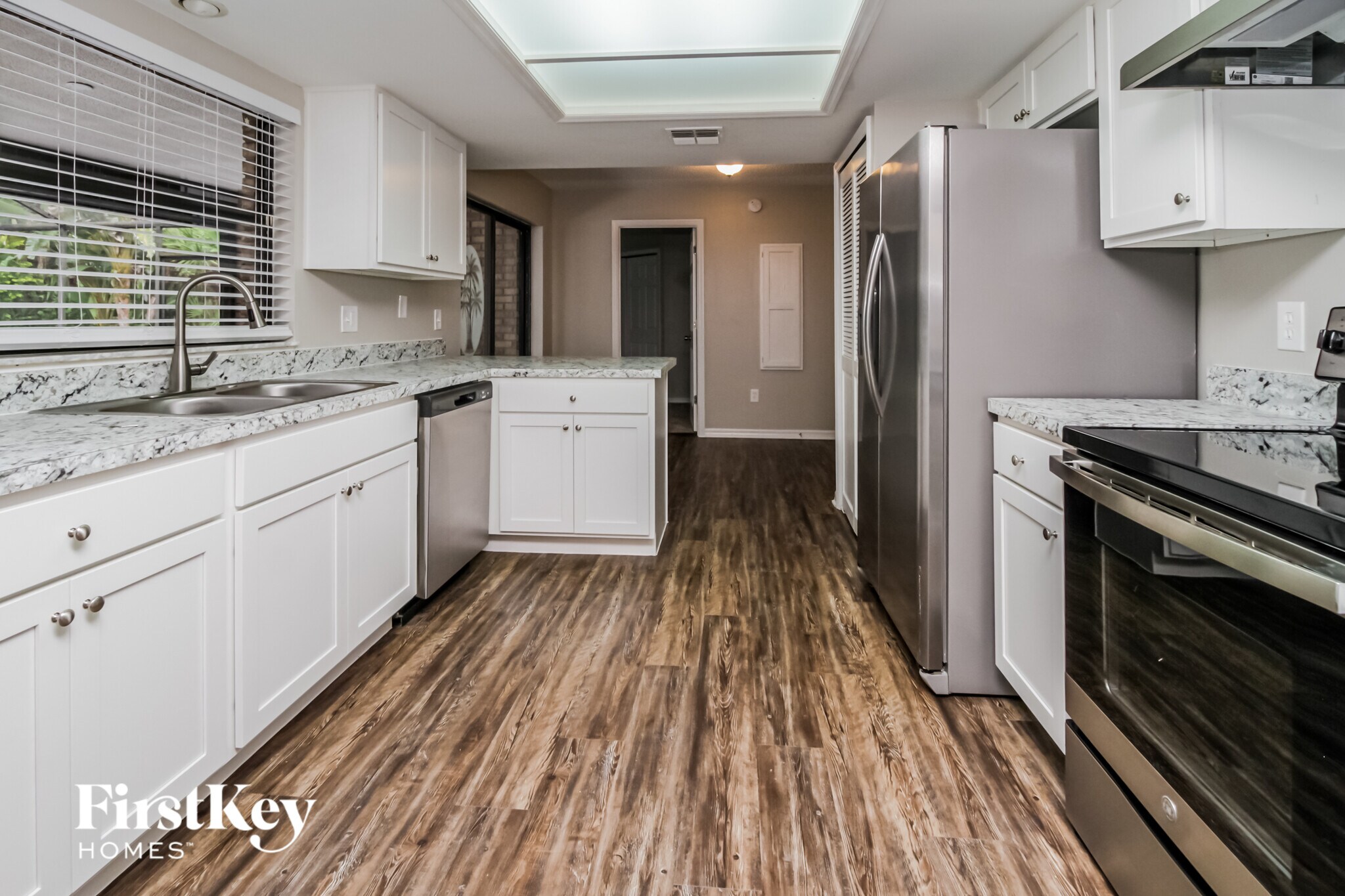 Building Photo - 836 Sylvia Dr