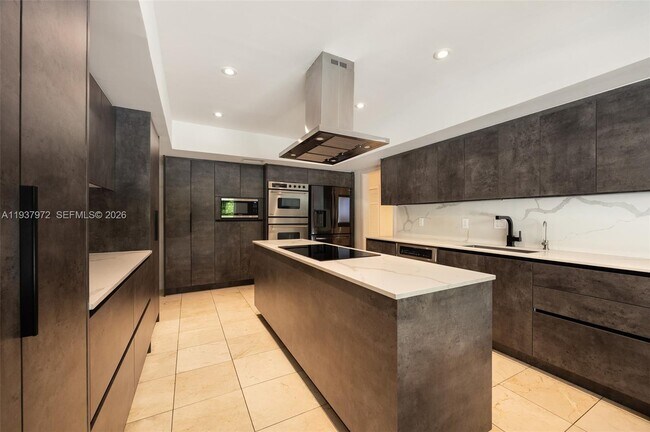 Building Photo - 7230 Vistalmar St