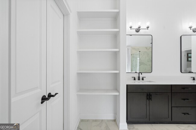 Building Photo - 2045 Kent Ct