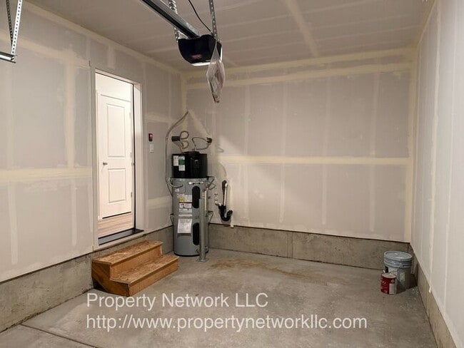 Building Photo - New 3 Bedroom Gresham Townhouse