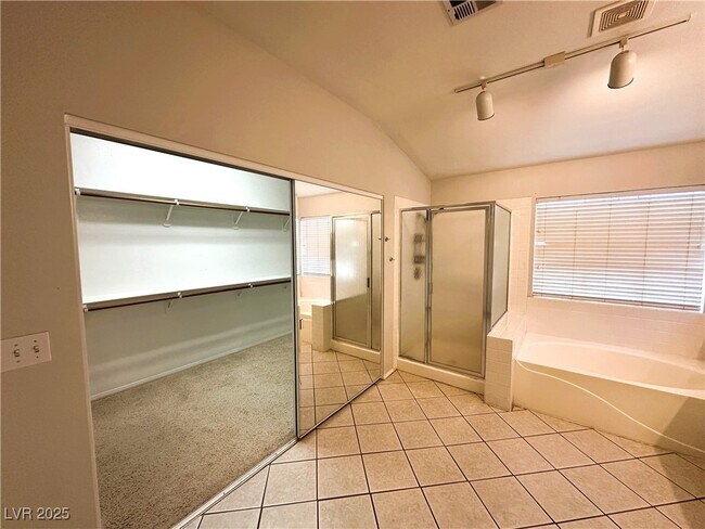 Building Photo - 2566 Golden Bay Ct