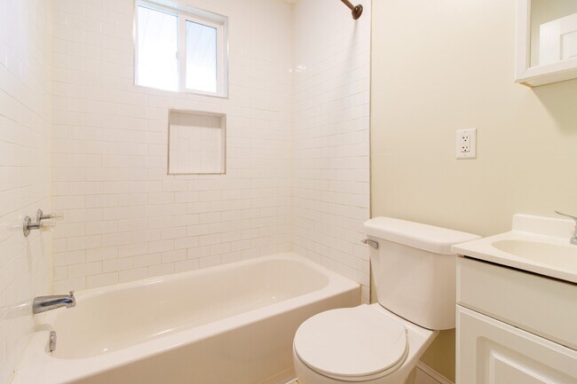 Building Photo - 1338 N Olney St