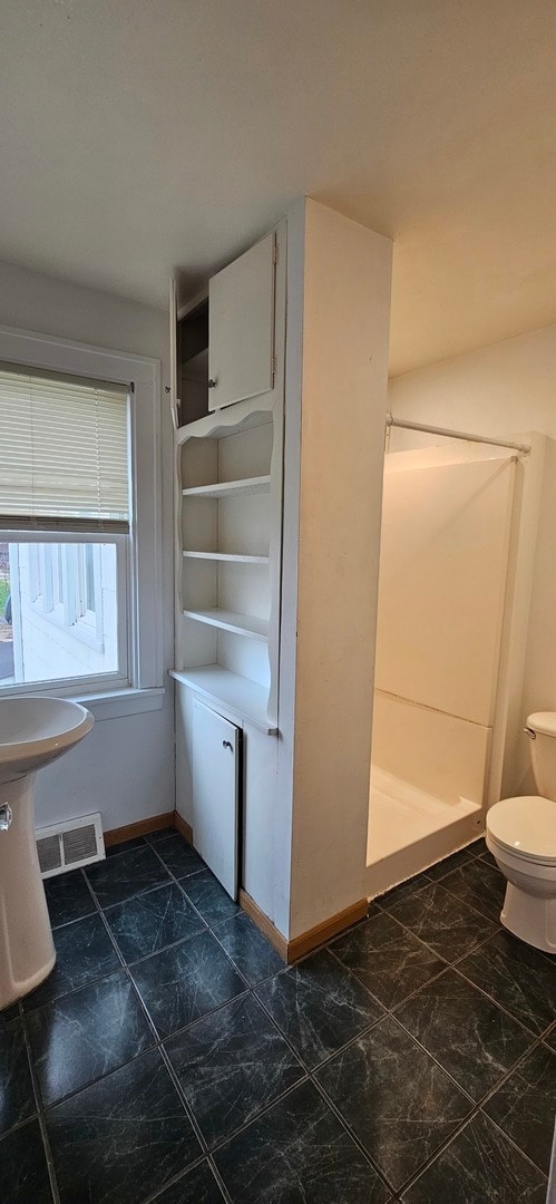 Building Photo - 214 S Church St