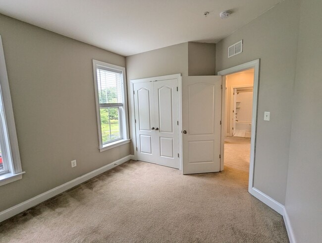 Building Photo - STUNNING Single Family Home in Brunswick C...