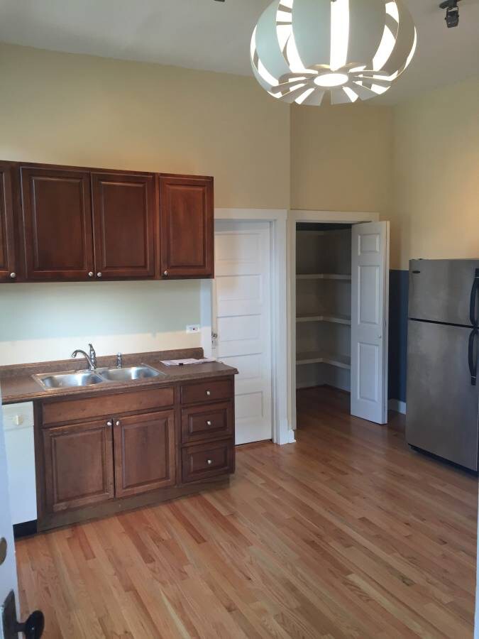 Building Photo - 1255 N Damen Ave