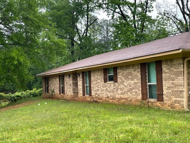 Building Photo - 3/2/2 plus bonus room WOISD