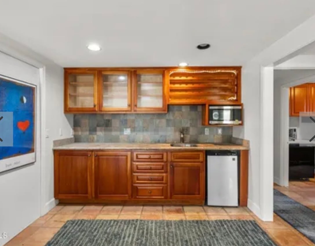 Wetter , microwave, refrigerator - 5138 Outrigger Way