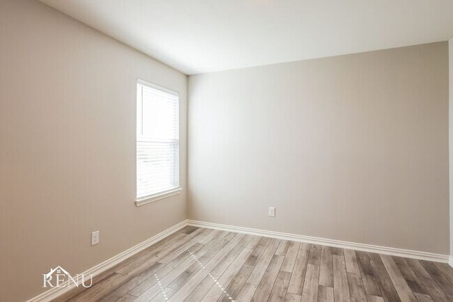 Building Photo - 11010 Yonder Flts