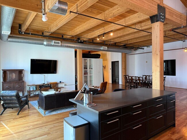 Building Photo - Full Service Executive Fully Furnished All Inclusive Architectural Penthouse Loft Downtown Denver