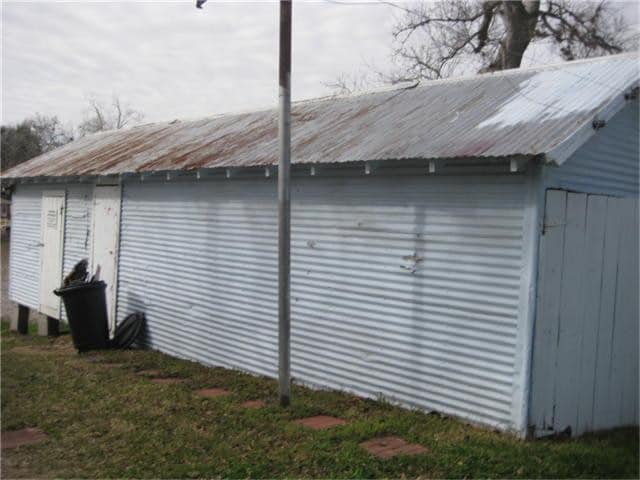 Building Photo - 503 Main St