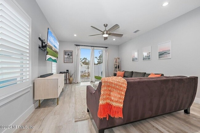 Building Photo - 803 7th Ave S