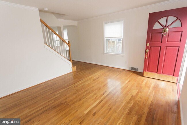 Building Photo - 1419 N Longfellow St