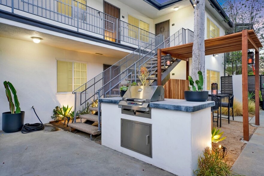 Building Photo - 315 Junipero Ave