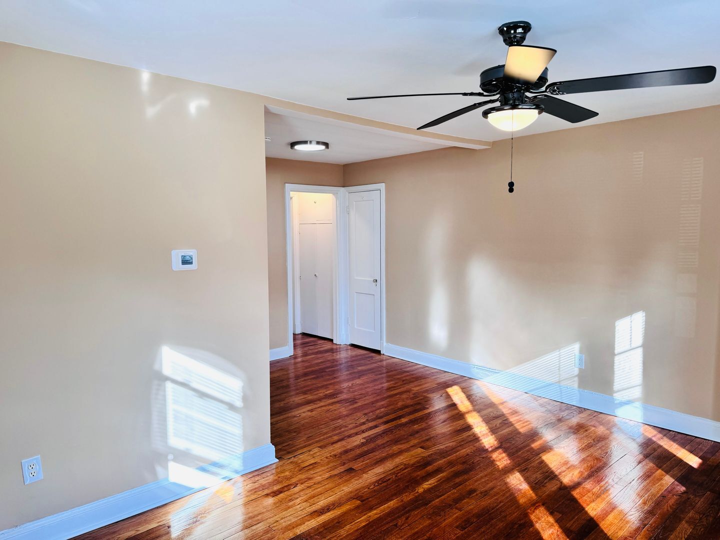 Building Photo - 908 Hudson Ave