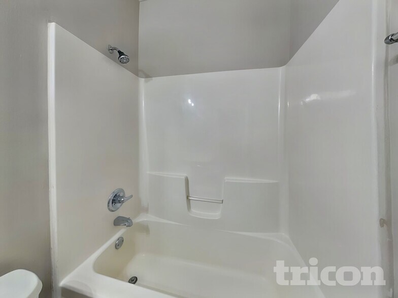 Building Photo - 1012 Levista Dr