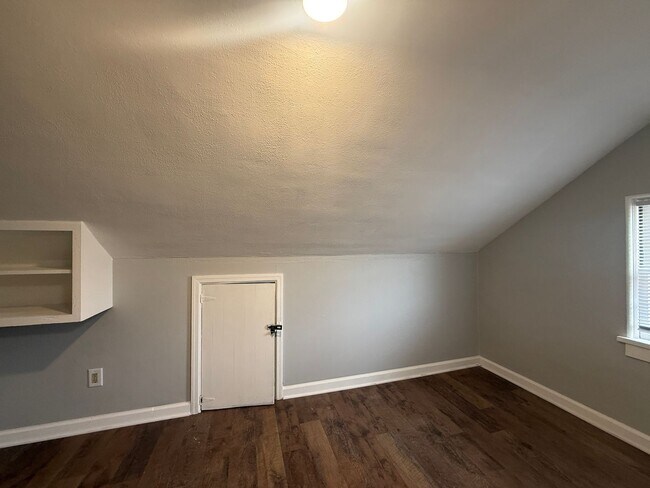 Building Photo - 407 N 12th St