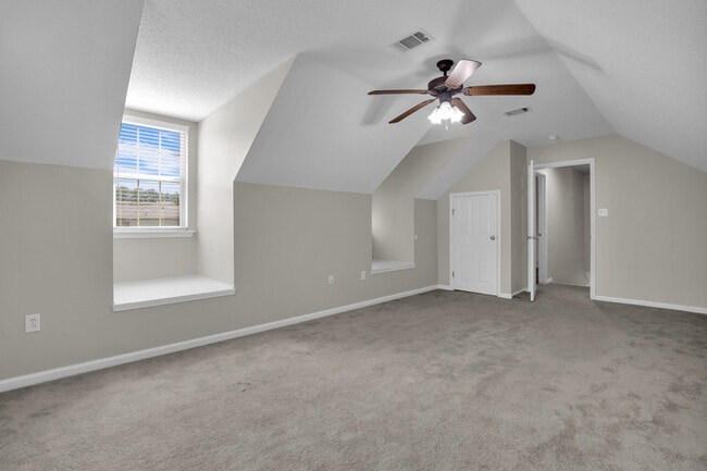 Building Photo - 136 Meadowside Ln