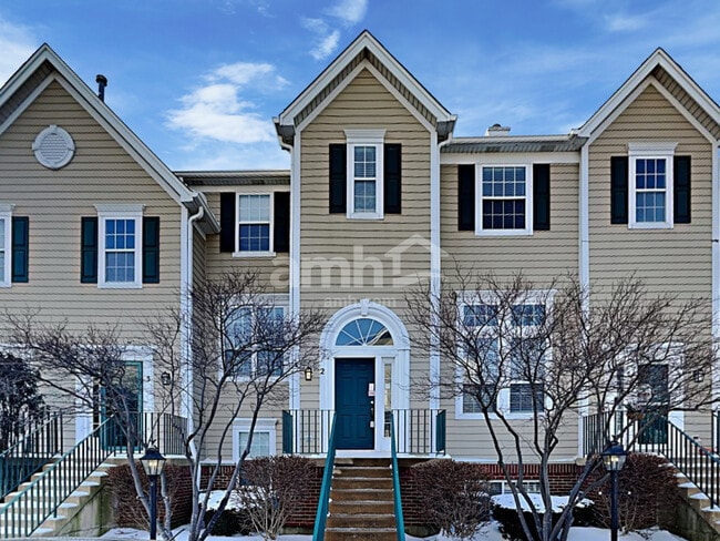 Building Photo - 2409 Courtyard Cir