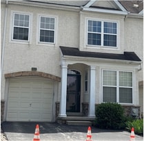Building Photo - 502 Rolling Hill Dr