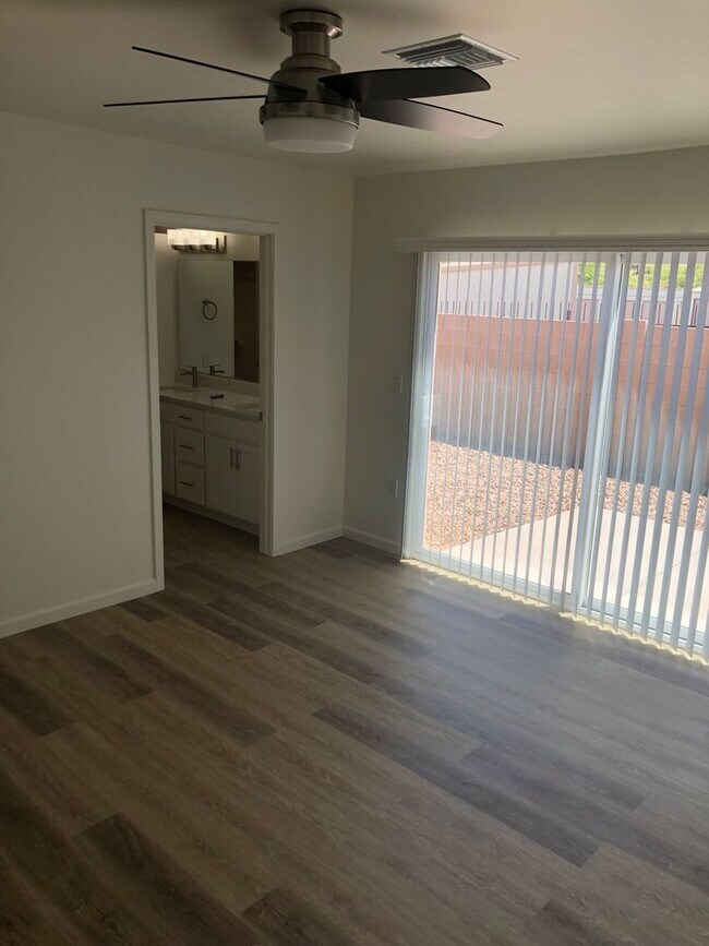 Building Photo - 2389 S Clovis Place-