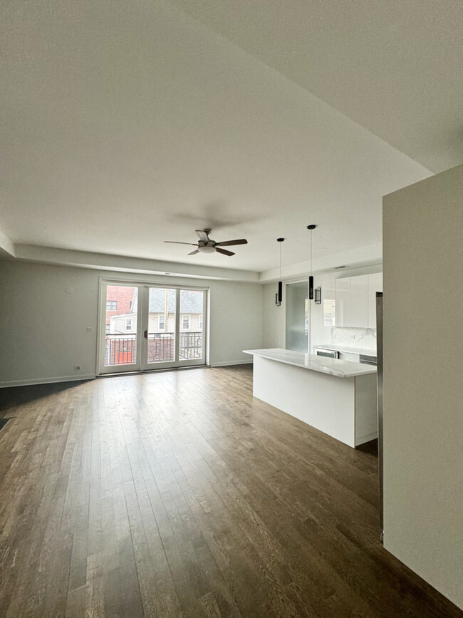 Building Photo - 1347 N Sedgwick St