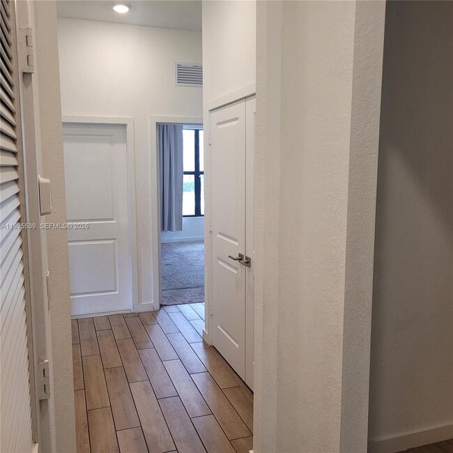 Building Photo - 19723 Weathervane Way