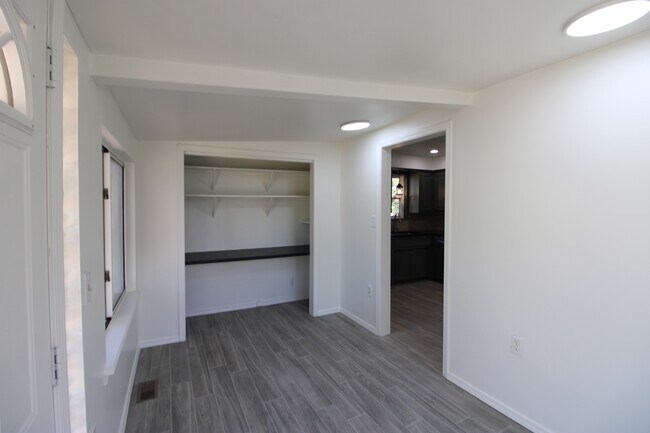 Building Photo - 59 Shirley Ln